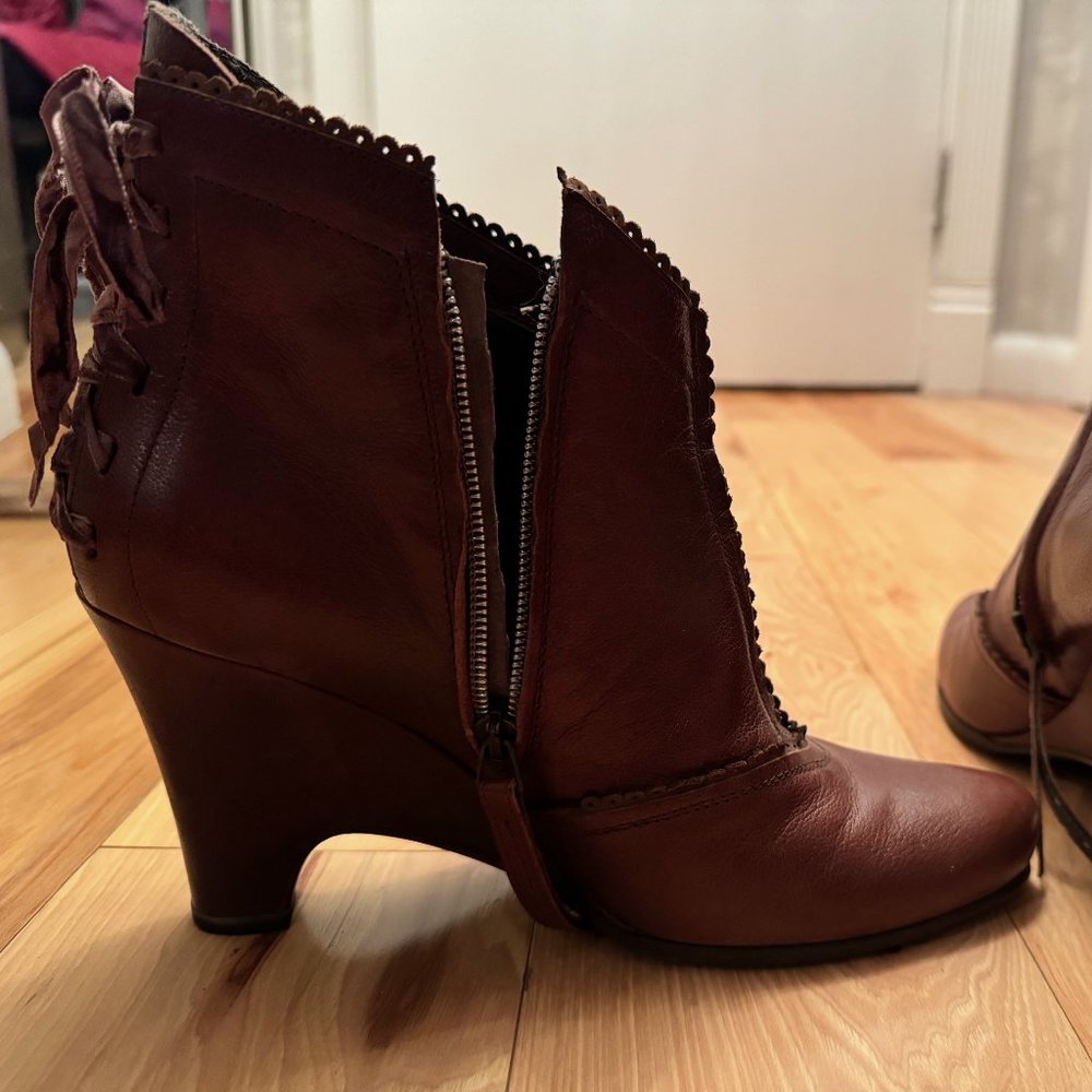 HUGO BOSS BOOTIES